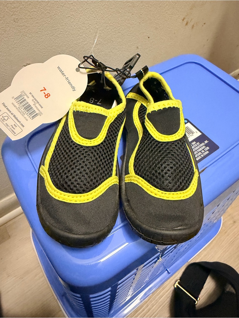 wonder nation Black and Yellow Kids Water Shoes
